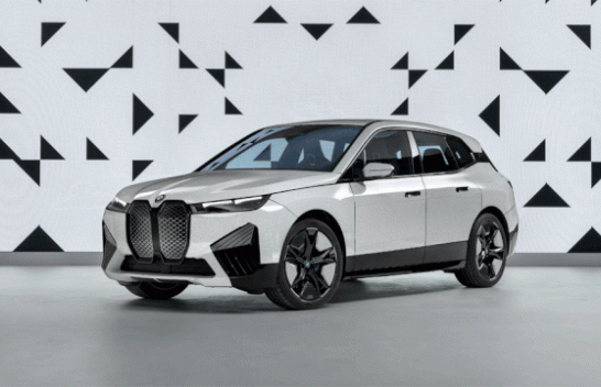 E pabesueshme: BMW prezanton makinën elektrike që ndryshon ngjyrën