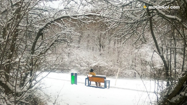 Vishuni më trashë, mot i acartë në Kosovë