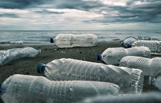 Kriza plastike ka nevojë për një marrëveshje detyruese