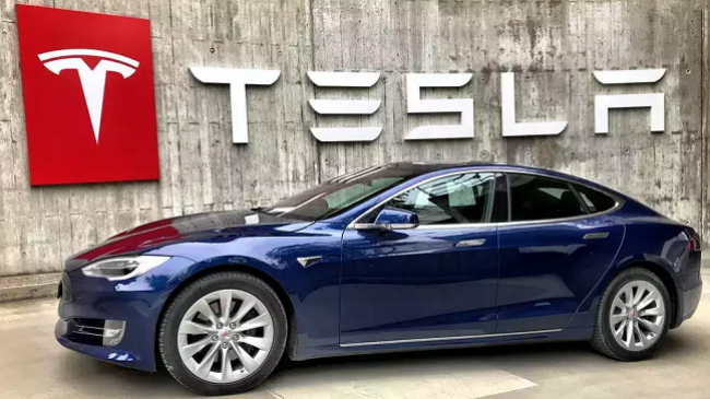 Tesla regjistron rekord në shitjen e makinave