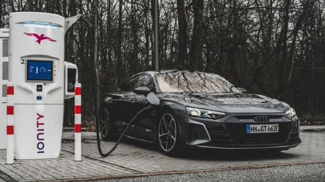 Lajm i mirë nga Evropa: Veturat elektrike shitën më shumë sesa me naftë