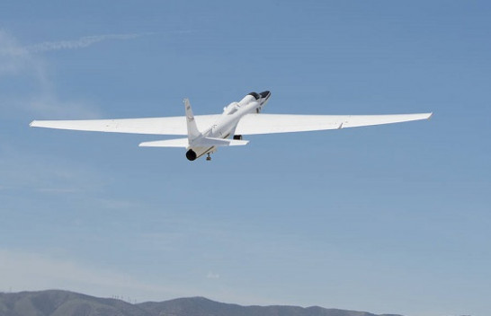 Aeroplanët e NASA-s fluturojnë në stuhi bore për t'i studiuar ato