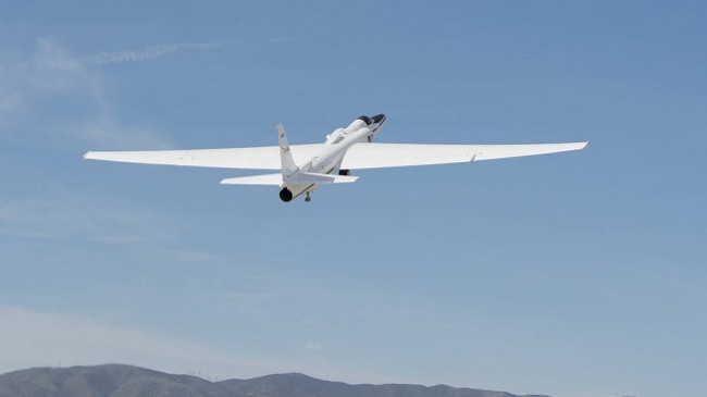 Aeroplanët e NASA-s fluturojnë në stuhi bore për t'i studiuar ato