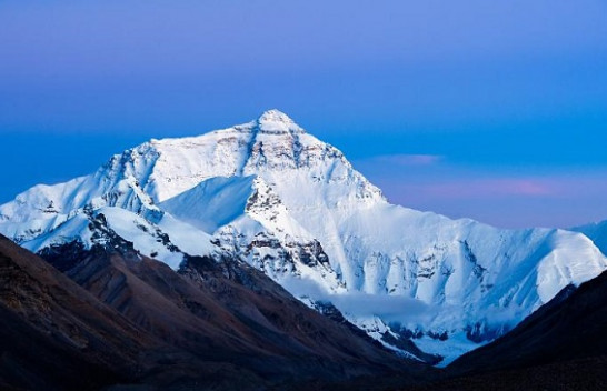 Akullit që iu deshën rreth 2000 vjet për t’u formuar në malin Everest është shkrirë për rreth 25 vjet