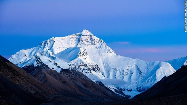 Akullit që iu deshën rreth 2000 vjet për t’u formuar në malin Everest është shkrirë për rreth 25 vjet