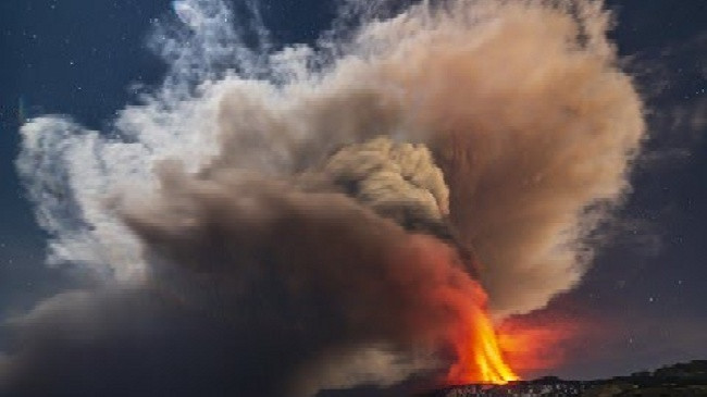 Shpërthen vullkani Etna në Itali