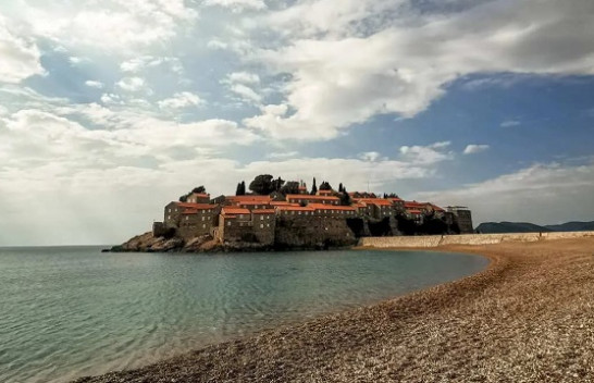 Vranësira e reshje shiu, njihuni me parashikimin e motit në Mal të Zi