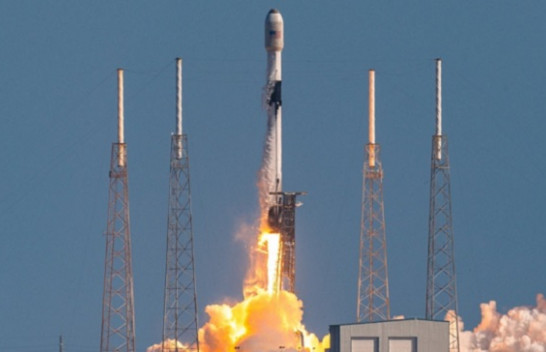 SpaceX lëshon 46 satelitë të internetit në orbitë