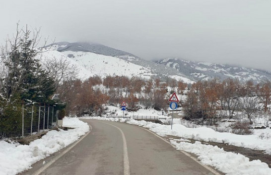 Reshje bore në Shqipëri, ARRSH: Nuk ka probleme në qarkullimin e automjeteve