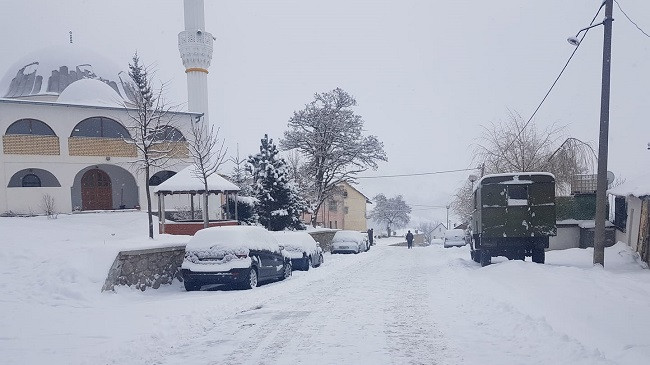 Reshje bore në Kukës, probleme në qarkullimin e mjeteve në disa fshatra