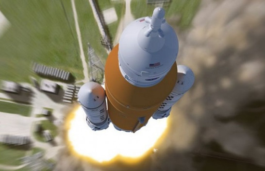 NASA përgatitet të lëshojë mega raketën në Hënë