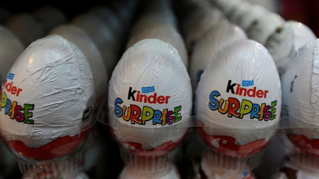 Largohen nga tregu miliona vezë ‘Kinder Surprise’, përmbanin bakterin salmonela