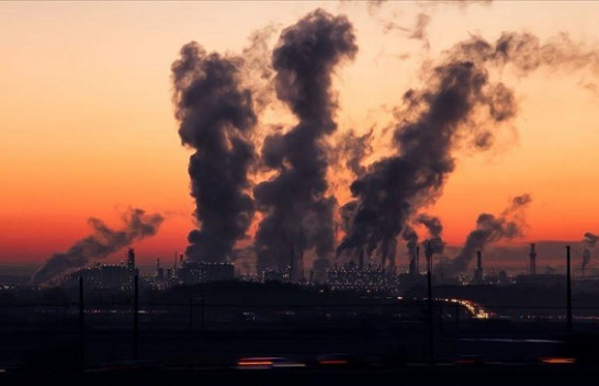Ndotja dhe ndryshimet klimatike, IPCC: Bota duhet të përgjysmojë emisionet deri më 2030