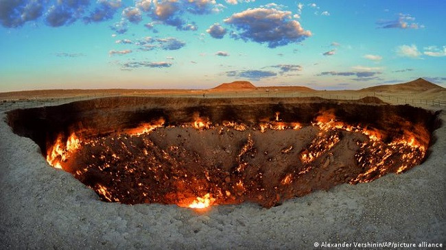 Turkmenistani përgatitet të mbyllë 'Portën e Ferrit'