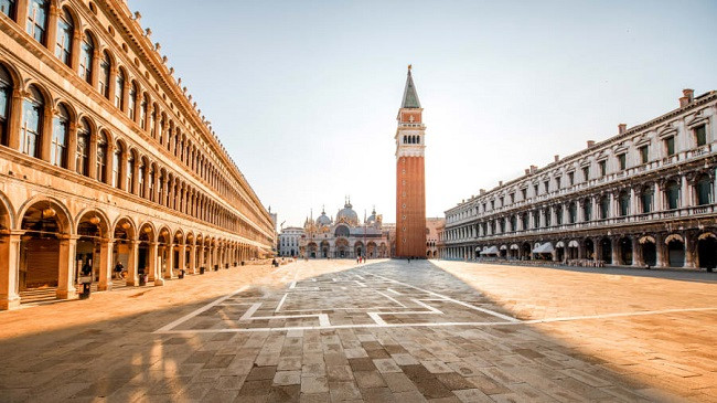 Monumenti i paparë më parë i Venecias hapet për publikun