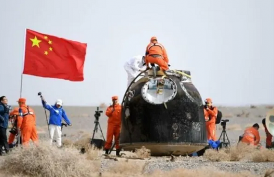 Astronautët kinezë kthehen në Tokë pas 183 ditësh në stacionin hapësinor