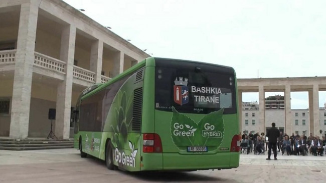 Në Tiranë prezantohet flota e gjelbër e autobusëve elektrikë