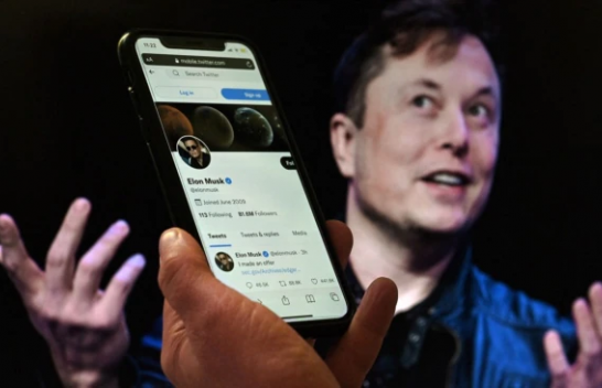 Elon Musk blen Twitter-in