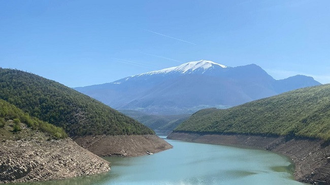Rritet niveli i ujit në liqenin e Fierzës