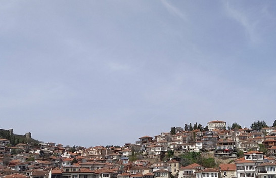 Mësoni si do të mbajë moti ditët e para të majit në Maqedoni