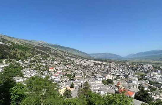 Diell dhe nxehtë në Shqipëri