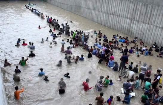 Pakistan, 29 të vdekur nga reshje të dendura të shiut