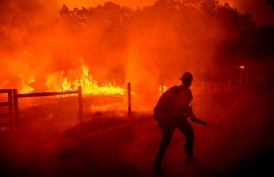 Zjarret kërcënojnë Parkun Kombëtar Yosemite - Kalifornia shpall gjendjen e jashtëzakonshme