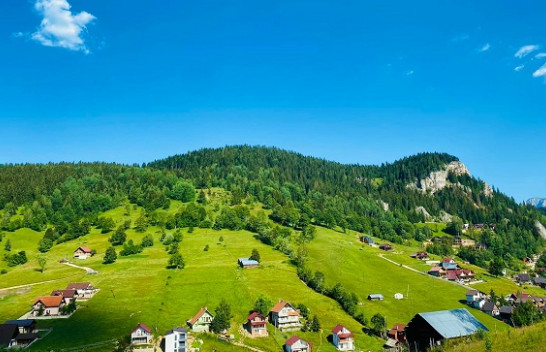 Diell dhe vapë, priten rrebeshe shiu e bubullima në Kosovë