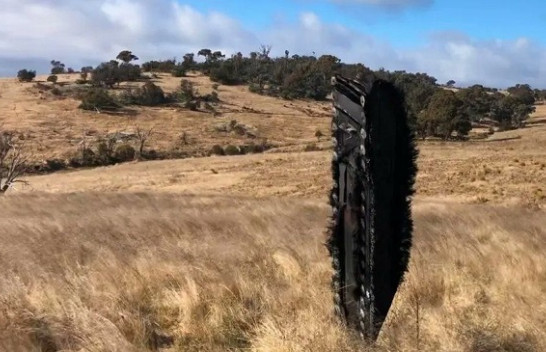 Mbetjet hapësinore në Australi! Një pjesë e kapsulës SpaceX përplaset me Tokën në fushë