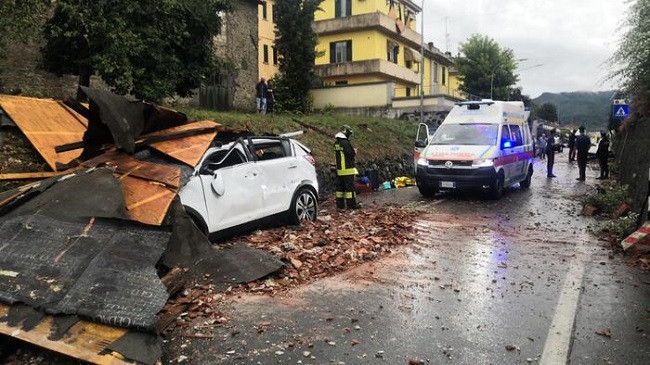 Stuhia e fortë në Itali shkakton dy viktima dhe dëme materiale
