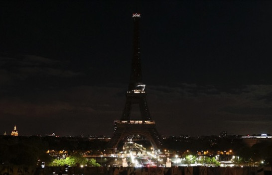 Paris, Kulla Eiffel fik dritat për shkak të krizës energjetike