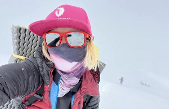 Alpinistja Uta Ibrahimi ia mësyn majës Dhaulagiri