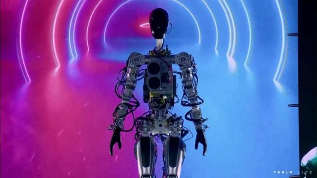 Elon Musk prezanton robotin humanoid Optimus