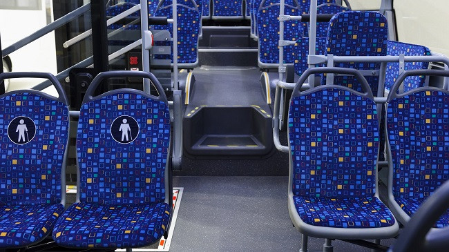 A e dini pse ulëset e autobusëve kanë dizajne të çuditshme?