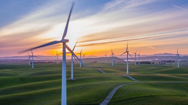 IEA: 2 trilion dollarë do të investohet në energji të pastër deri në vitin 2030