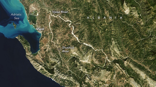 'Rrjedh i lirë nëpër Shqipëri', NASA publikon fotografi satelitore të lumit Vjosa