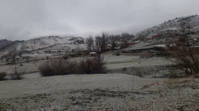 Nisin reshjet e borës në Korçë
