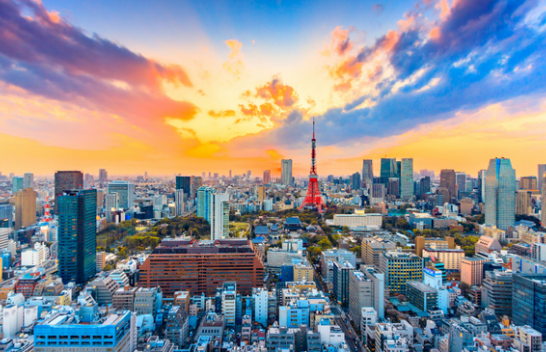 Tokio i bën panelet diellore të detyrueshme për shtëpitë e reja nga viti 2025
