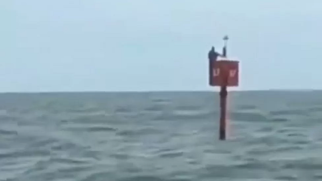 Peshkatari brazilian bie nga varka, mbijeton dy ditë në det