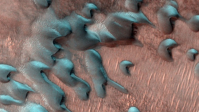Imazhet e NASA-s tregojnë bukurinë e frikshme të dimrit në Mars