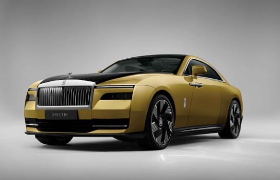 Rolls-Royce thyen rekorde, dorëzon tek blerësit më së shumti vetura në 2022
