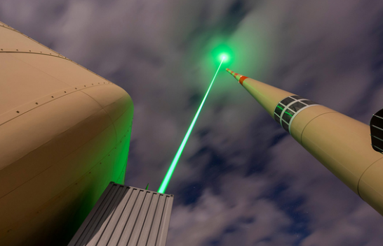 Për herë të parë: Shkencëtarët përdorin laser për të drejtuar rrufetë