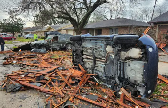Tornado godet Hjustonin, raportohen dëme të mëdha