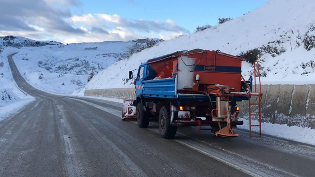 Qarku i Kukësit zbardhet nga bora, nuk raportohen probleme në rrugë