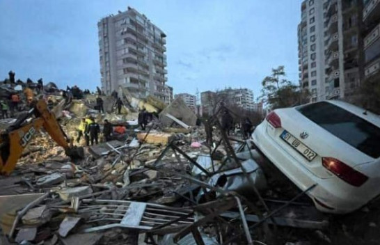 76 persona kanë humbur jetën dhe 440 të tjerë janë lënduar nga tërmeti i fuqishëm në Turqi