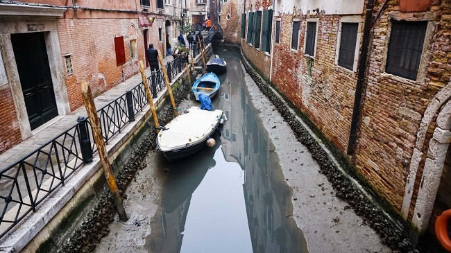 Kanalet e Venecias po thahen mes frikës se Italia përballet me një thatësirë ​​tjetër