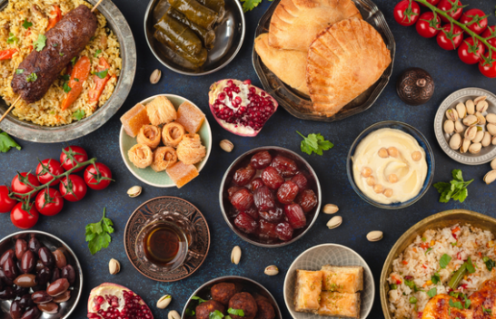 Si të ushqehemi shëndetshëm gjatë Ramazanit?