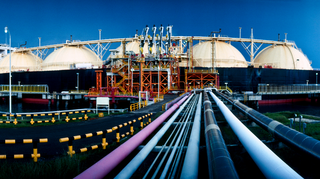 LNG: Shpëtimtar në krizën e gazit apo dëmtues mjedisi?