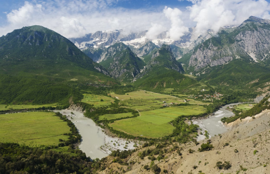 Lonely Planet: Shqipëria krenohet me Parkun e parë Kombëtar të lumit të egër në Evropë - ja pse duhet ta vizitoni