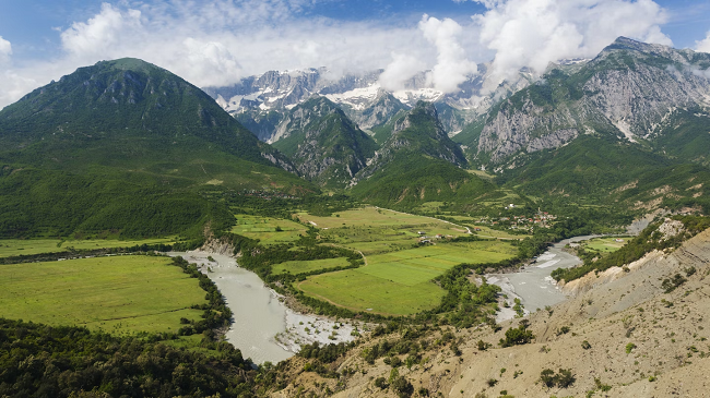 Lonely Planet: Shqipëria krenohet me Parkun e parë Kombëtar të lumit të egër në Evropë - ja pse duhet ta vizitoni